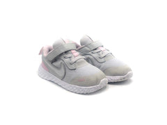 Nike Revolution 5