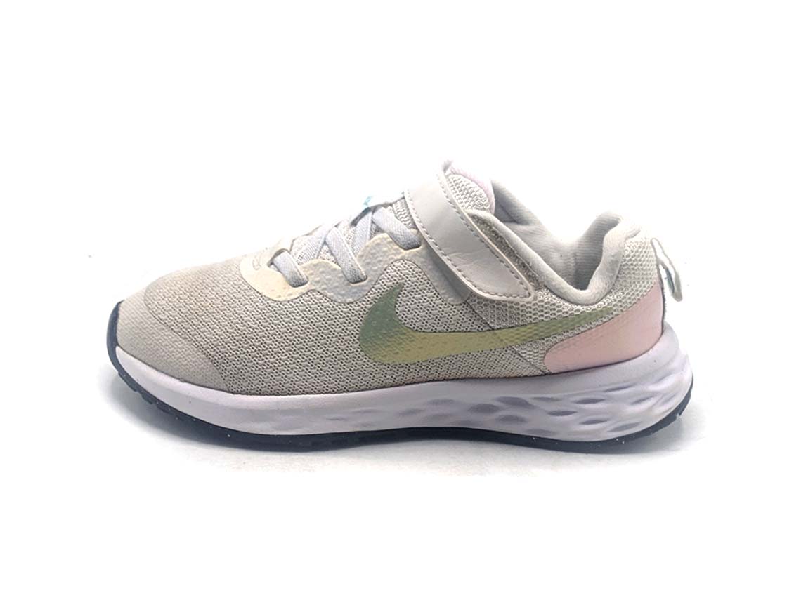 Nike Revolution 6