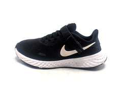 Nike Revolution 5