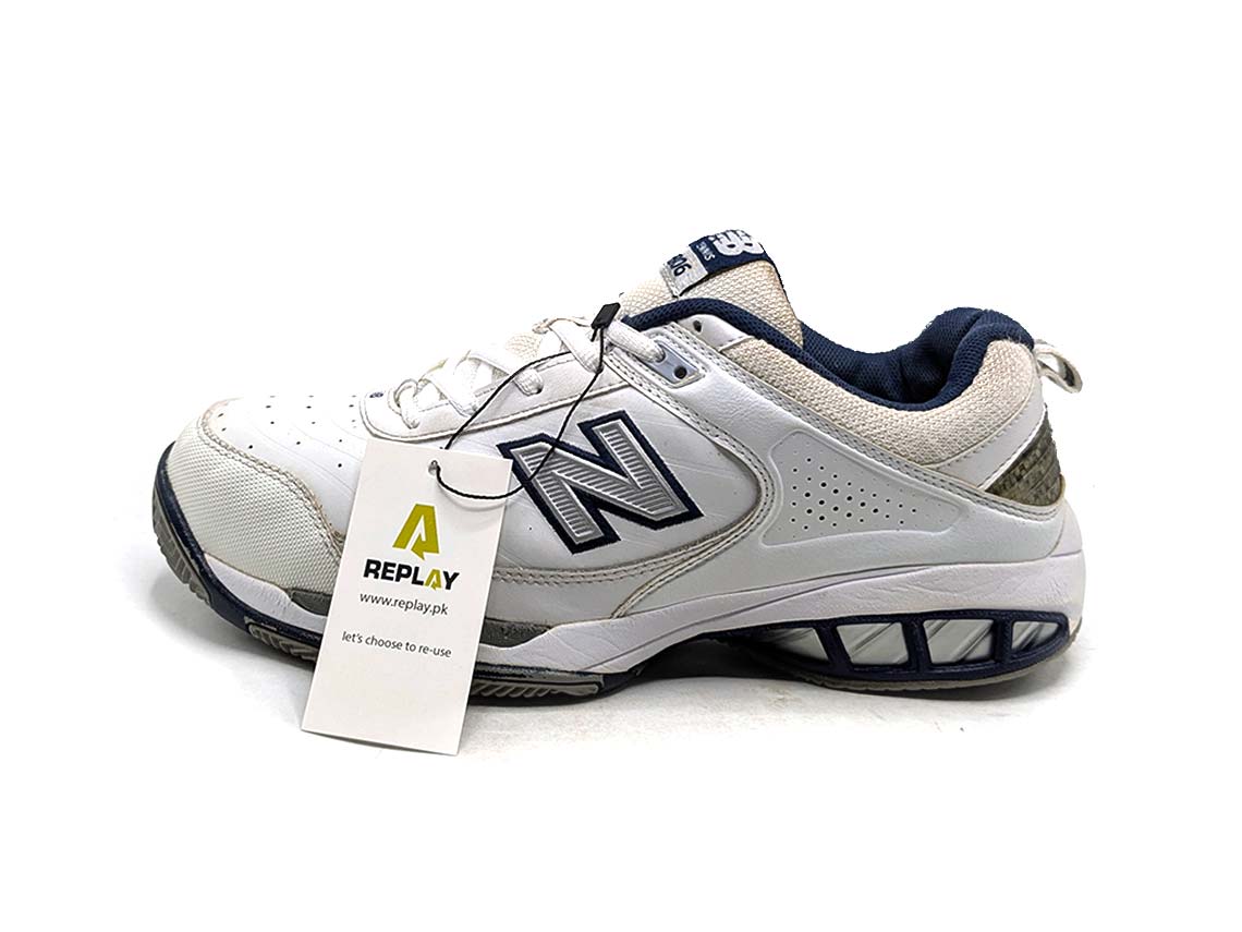 New Balance 806