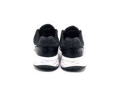 Nike Revolution 6