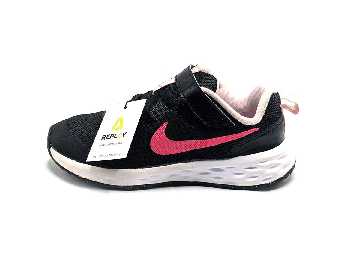 Nike Revolution 6