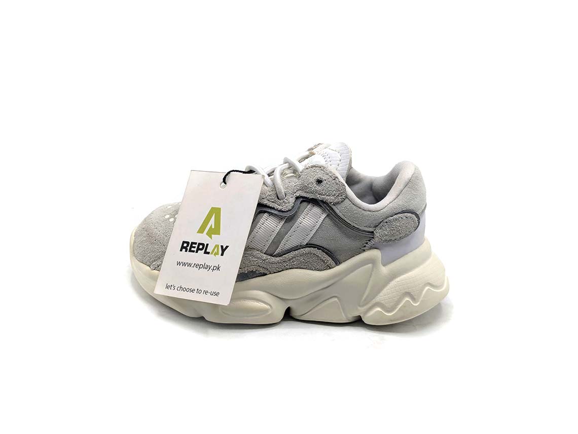 Adidas OZWEEGO