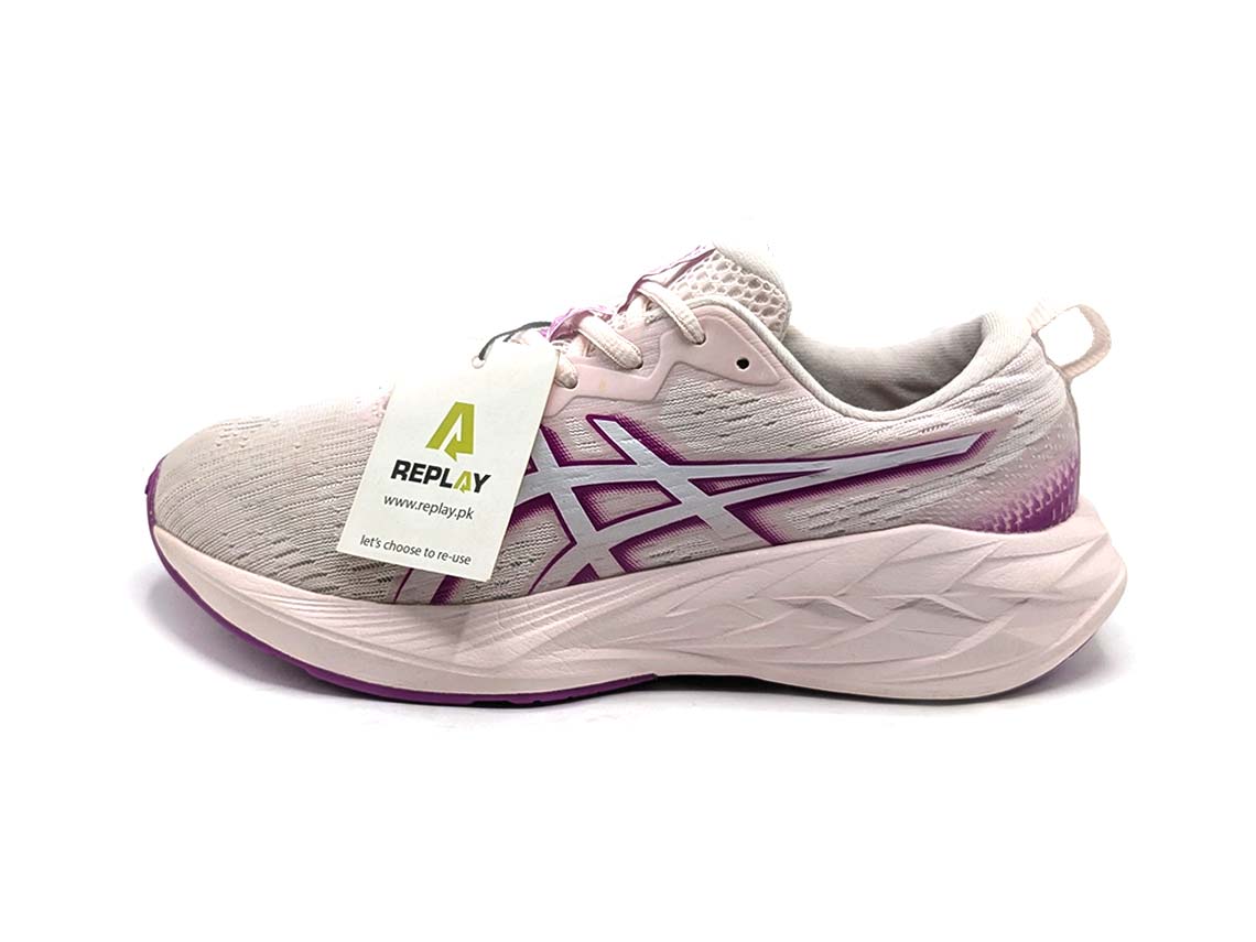 Asics Novablast