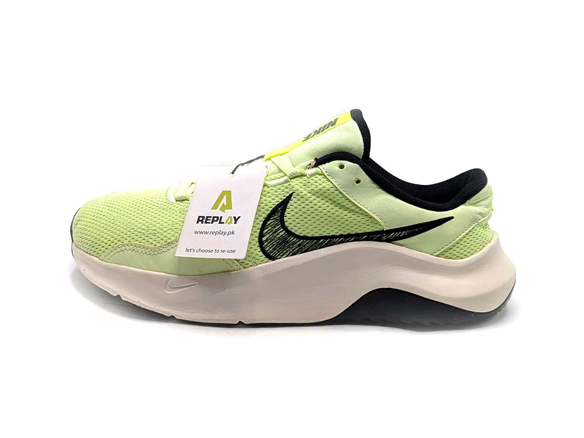 Nike Legend Essential 3