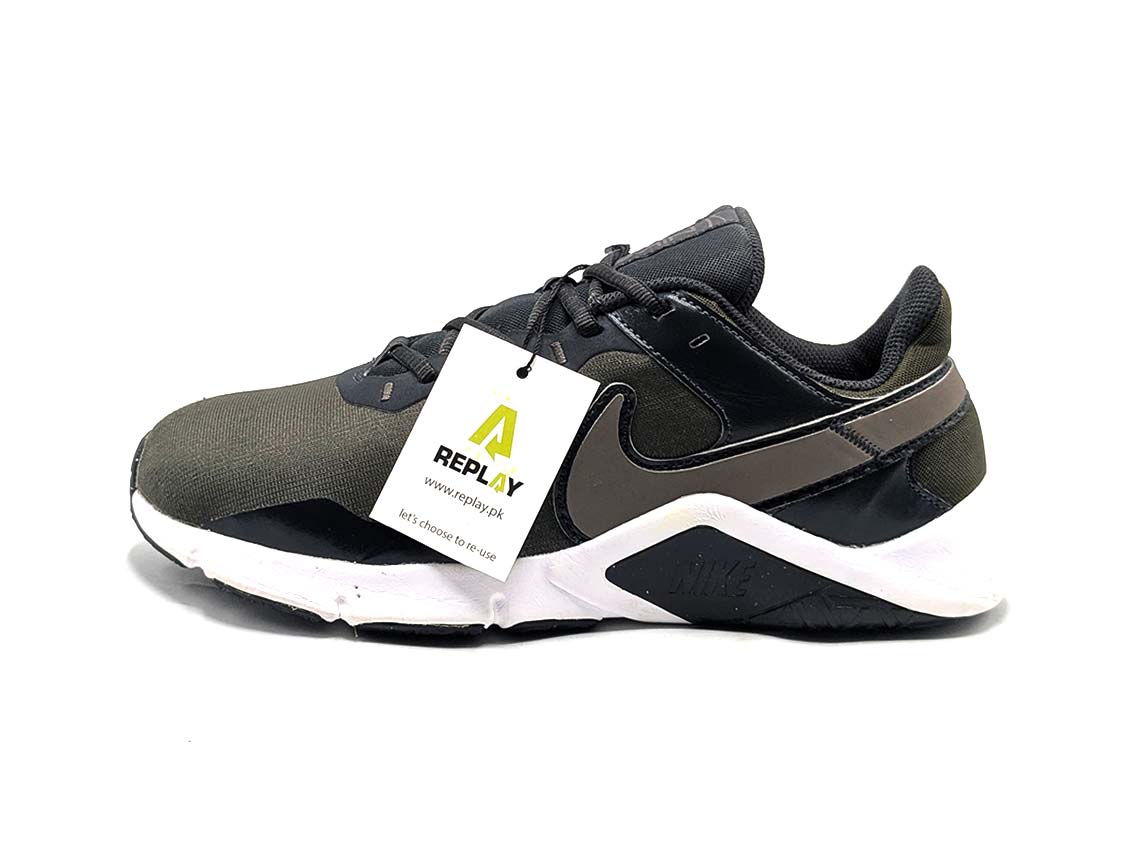 Nike Legend Essential 2