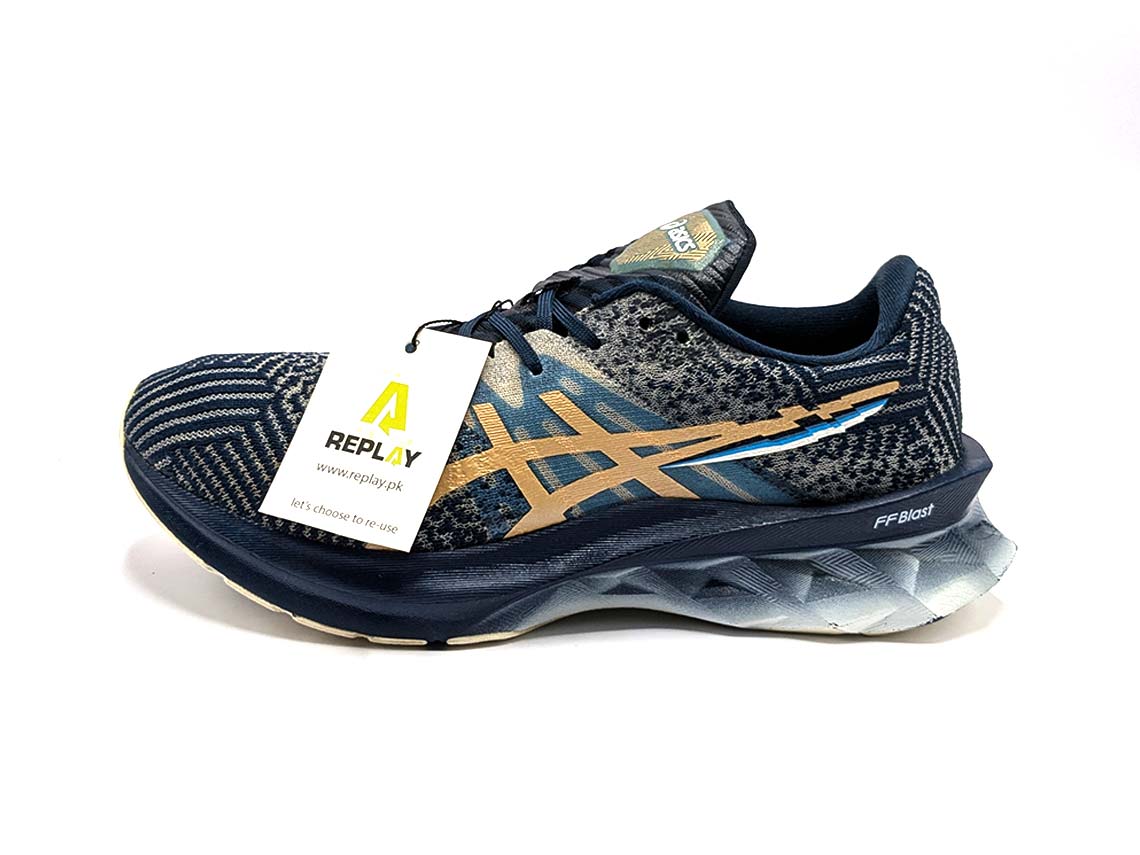Asics Novablast
