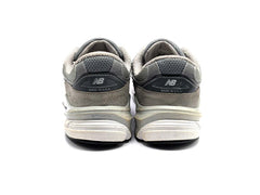 New Balance 990V6