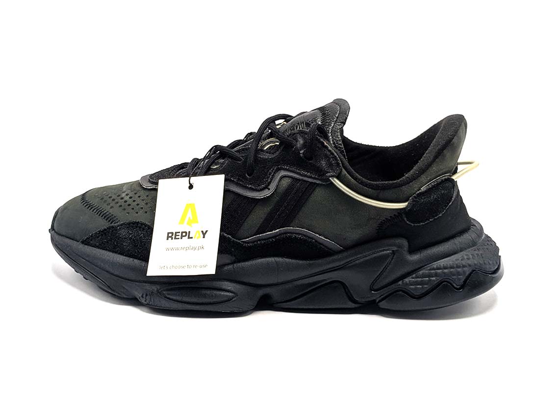 Adidas OZWEEGO