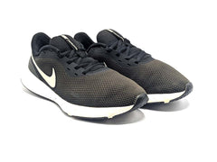Nike Revolution 5