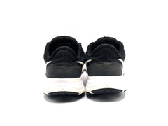 Nike Revolution 5