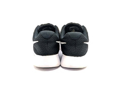 Nike Tanjun