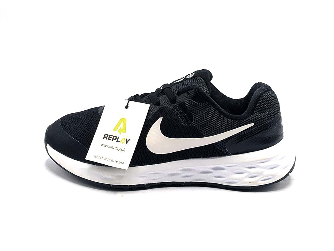 Nike Revolution 6