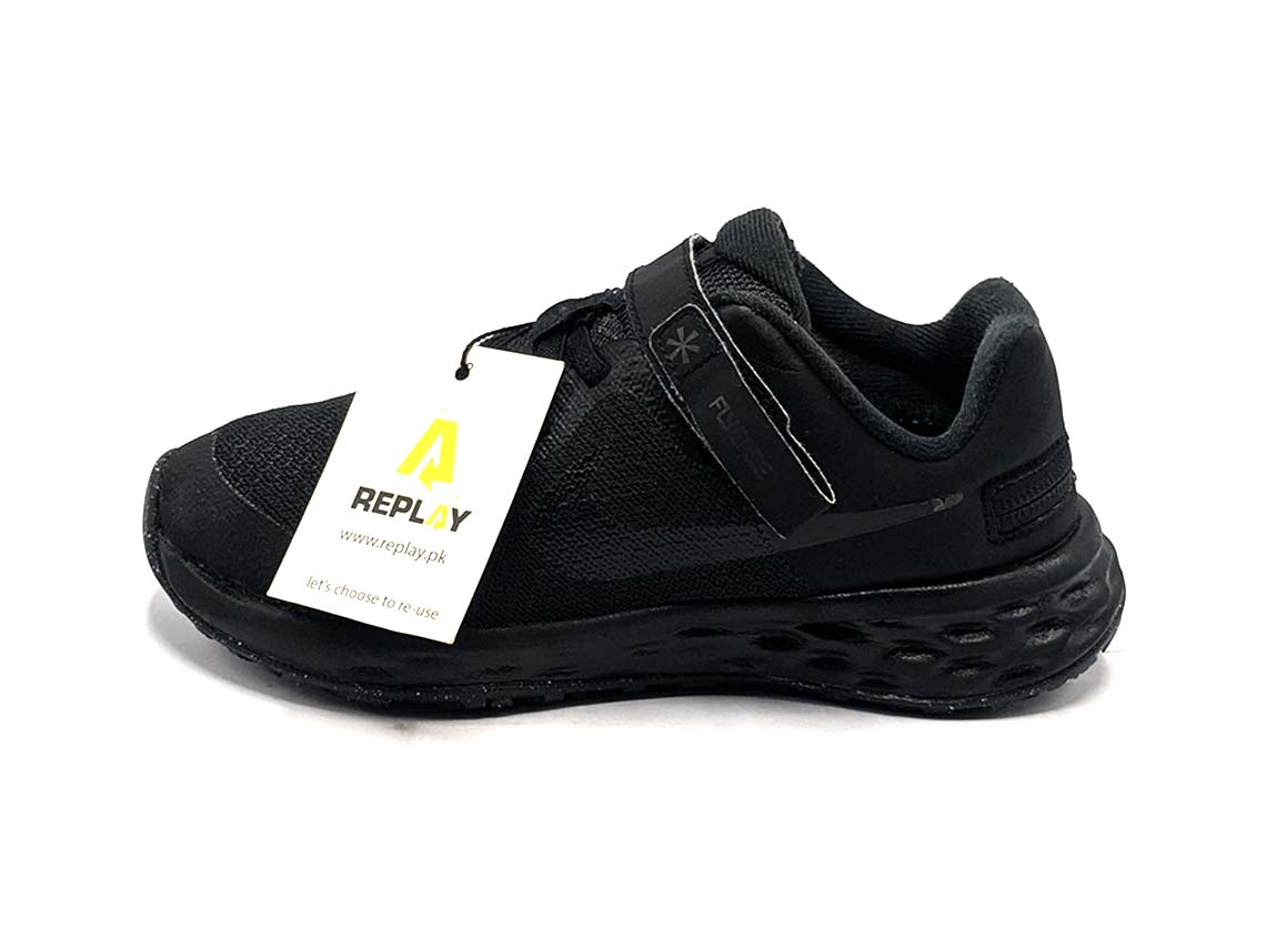 Nike Revolution 6 FlyEase