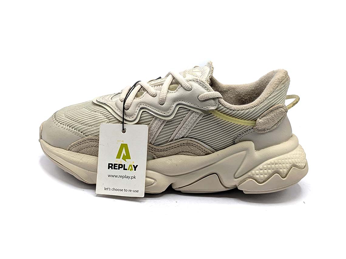 Adidas OZWEEGO