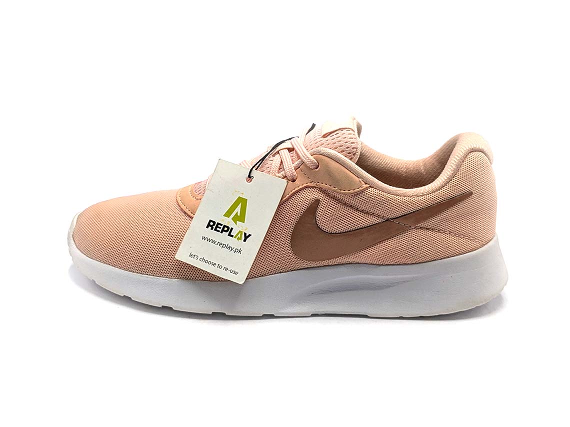 Nike Tanjun