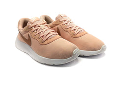 Nike Tanjun