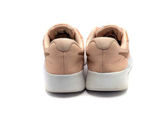 Nike Tanjun