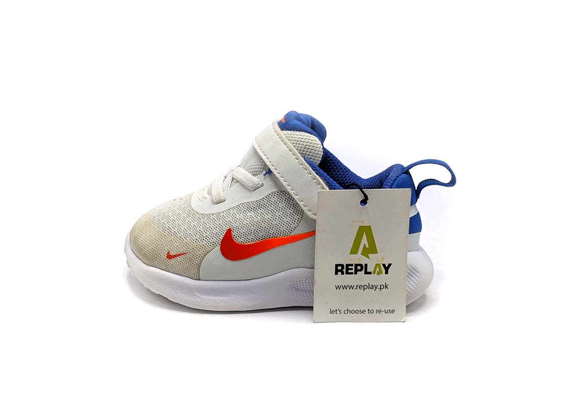 Nike Revolution 7