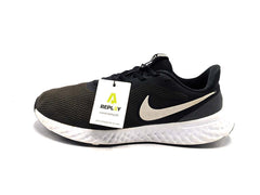 Nike Revolution 5