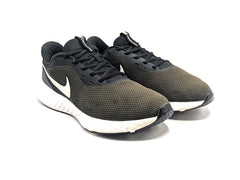 Nike Revolution 5