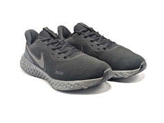 Nike Revolution 5