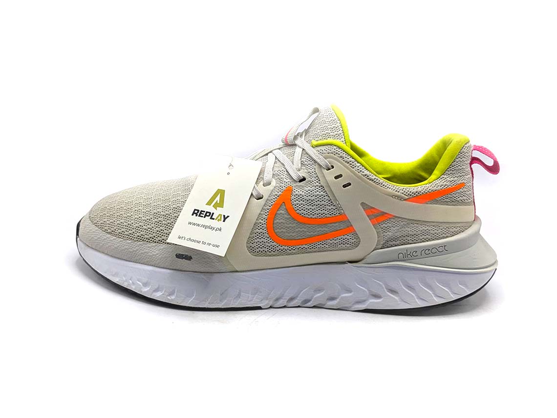 Nike Legend React 2
