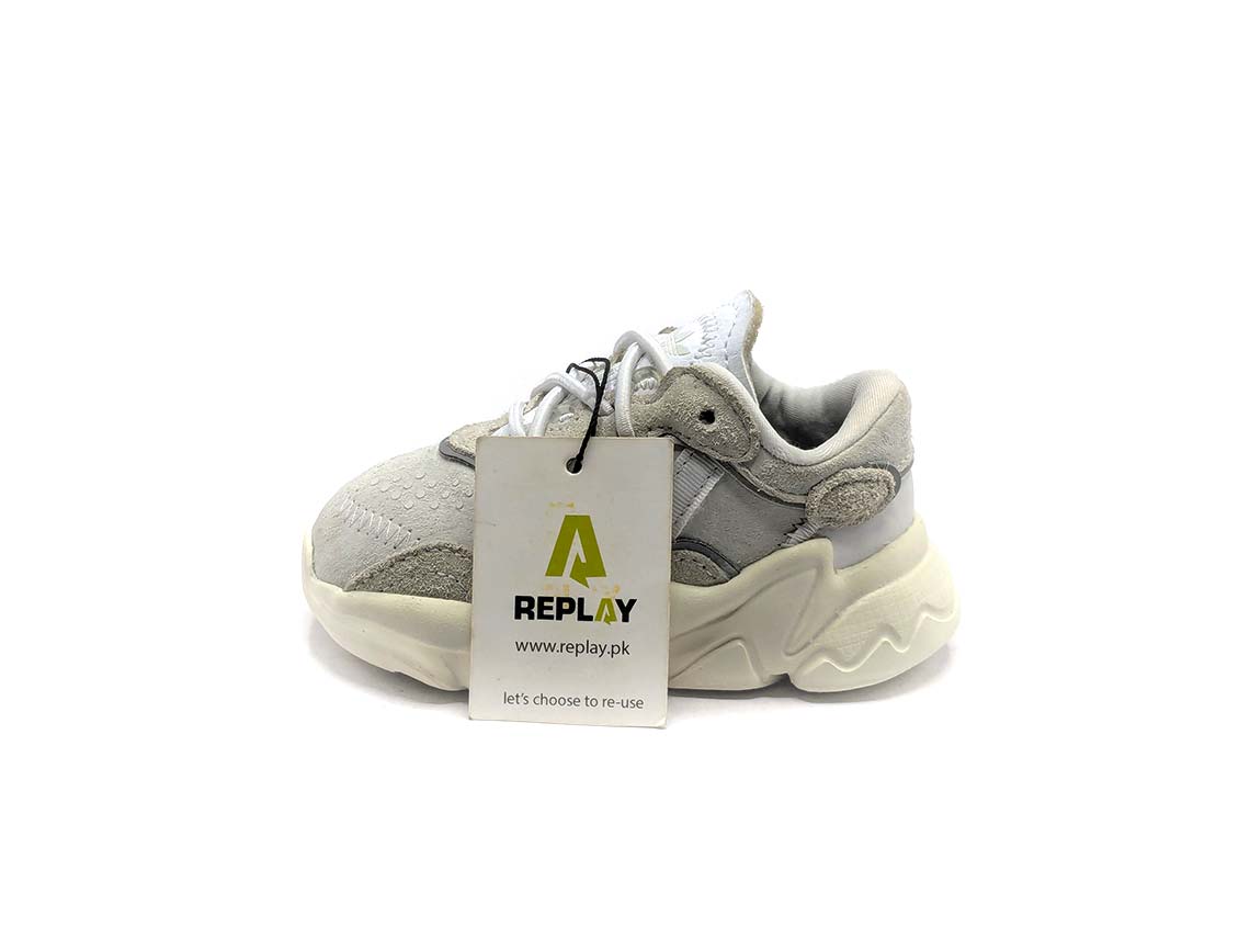 Adidas OZWEEGO