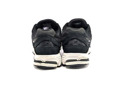 New Balance 2002R