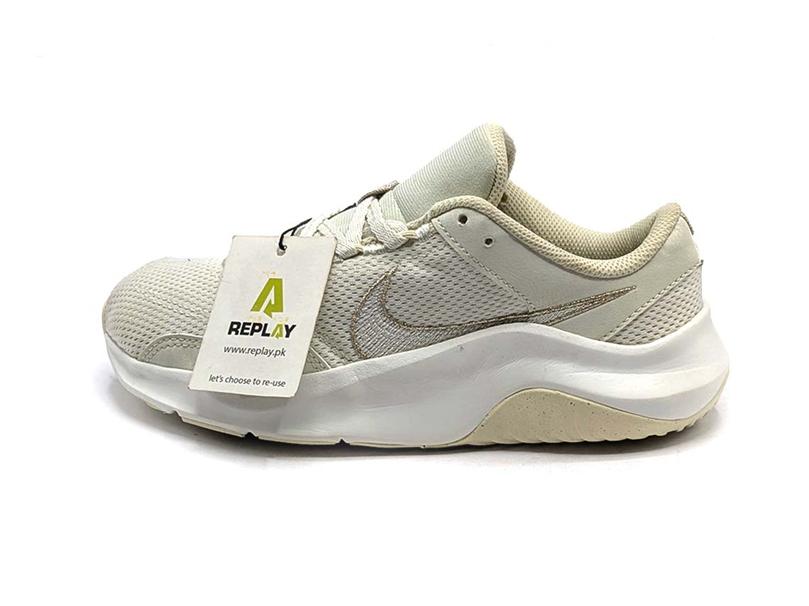 Nike Legend Essential 3