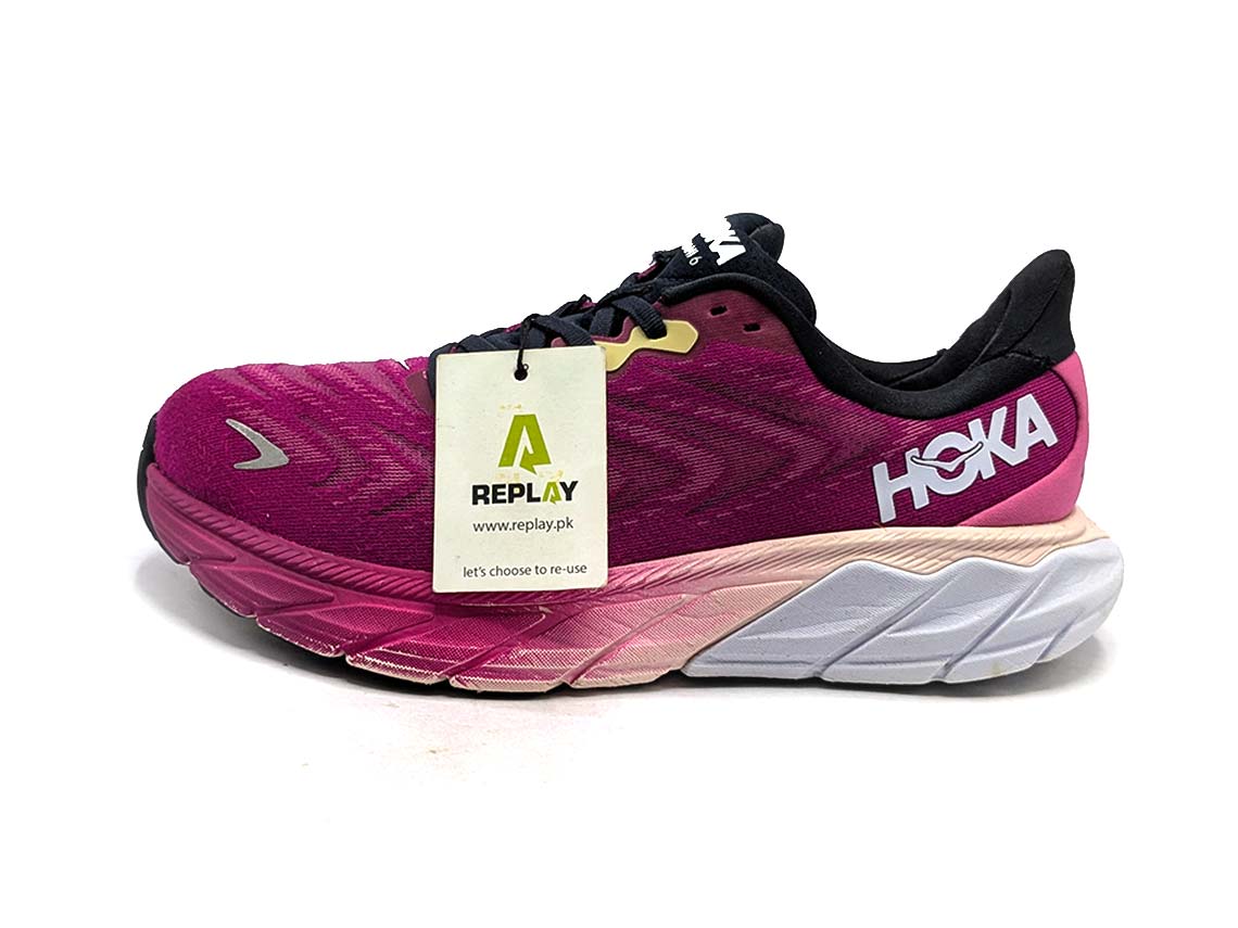 Hoka Arahi 6