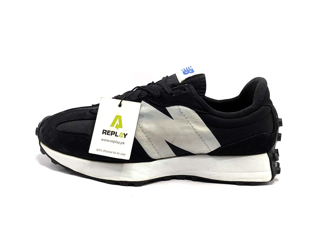 New Balance 327