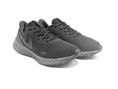 Nike Revolution 5