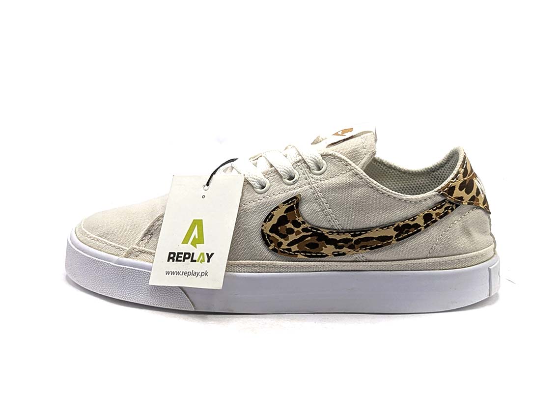 Nike Court Legacy