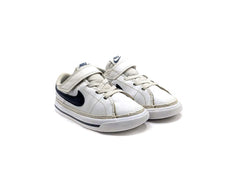 Nike Court Legacy