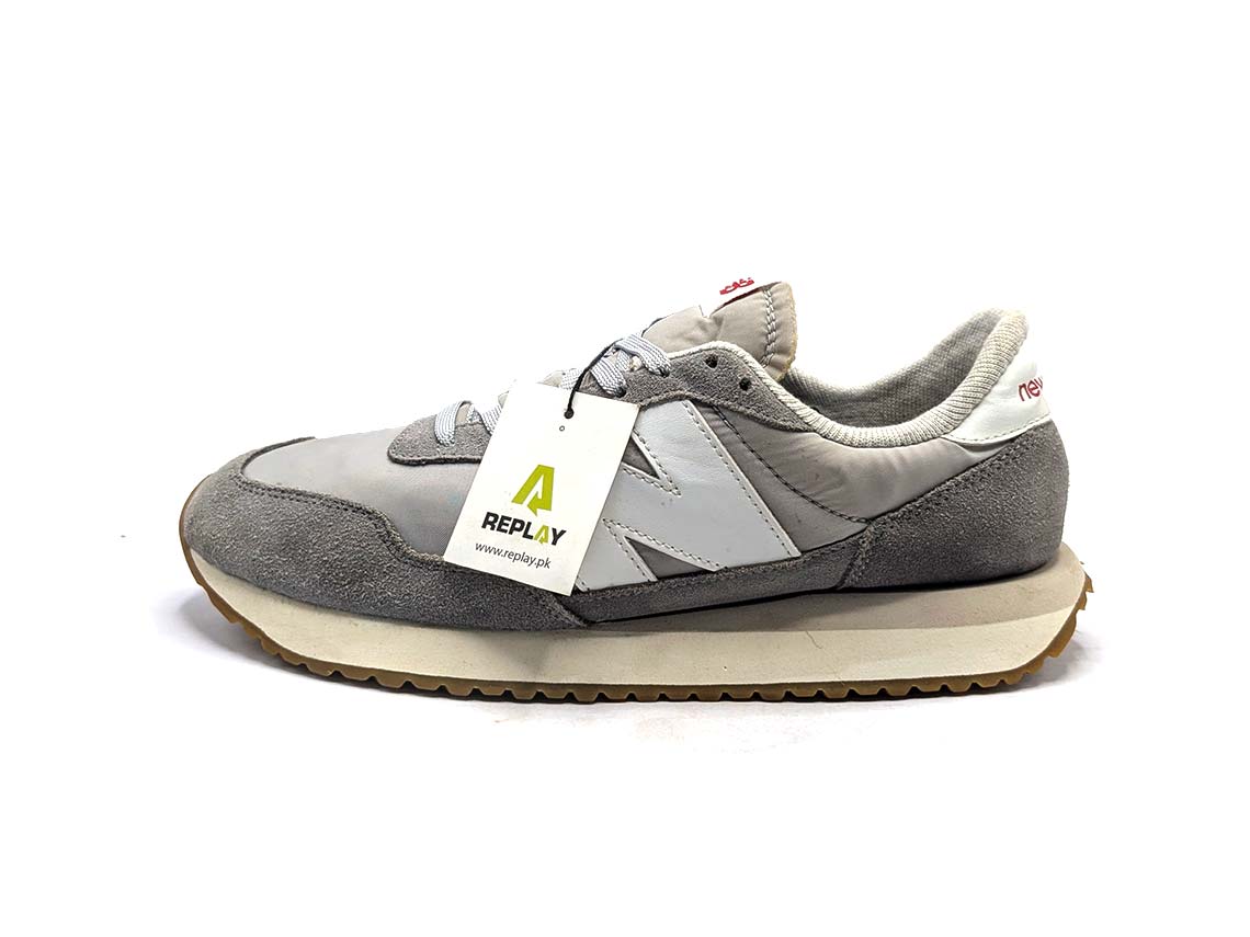 New Balance 237