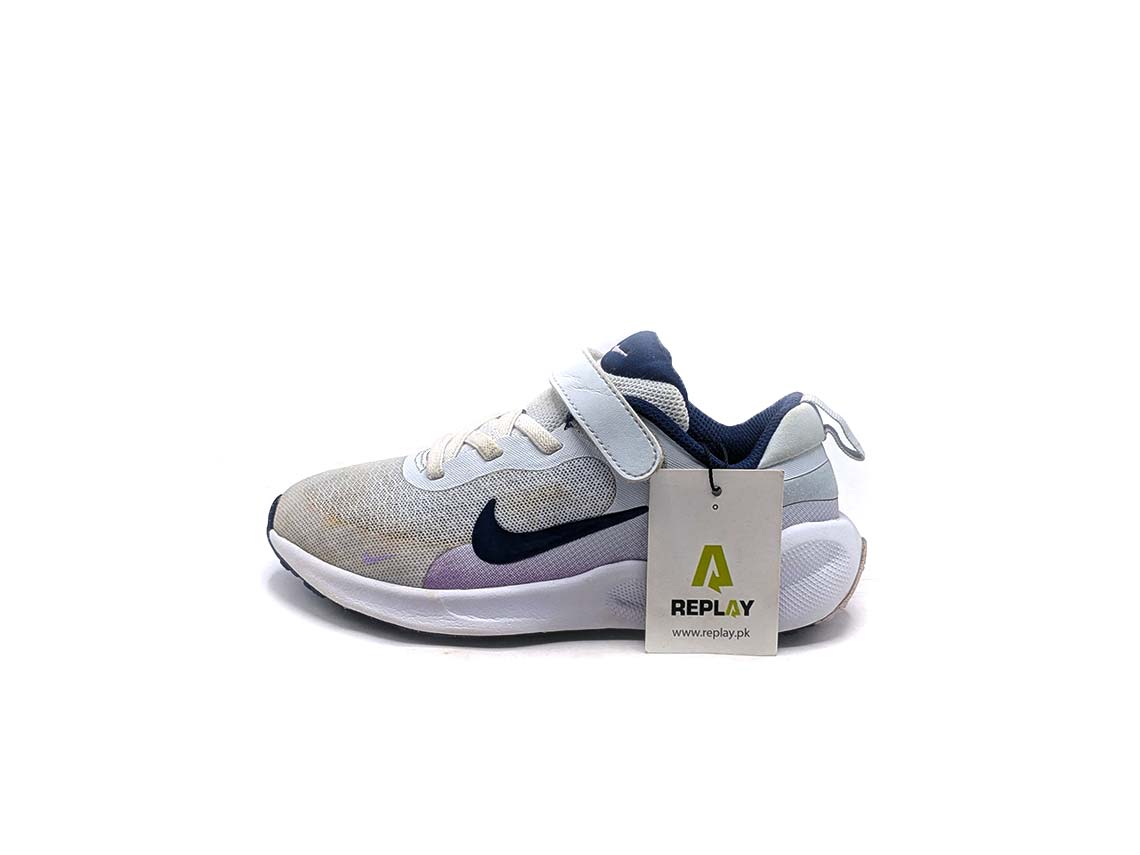 Nike Revolution 7