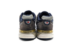 New Balance 990v4