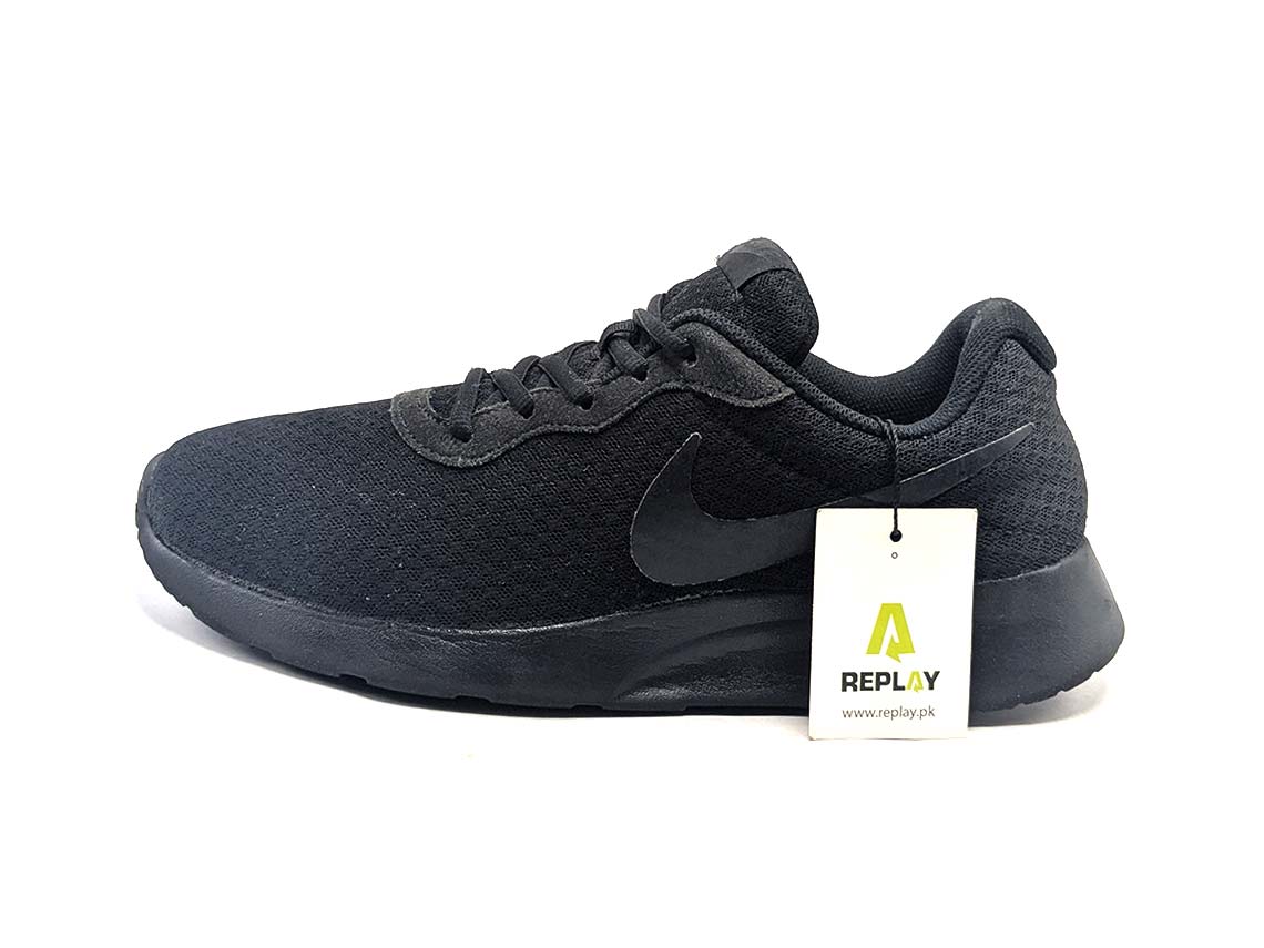 Nike Tanjun