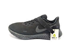 Nike Revolution 5 FlyEase