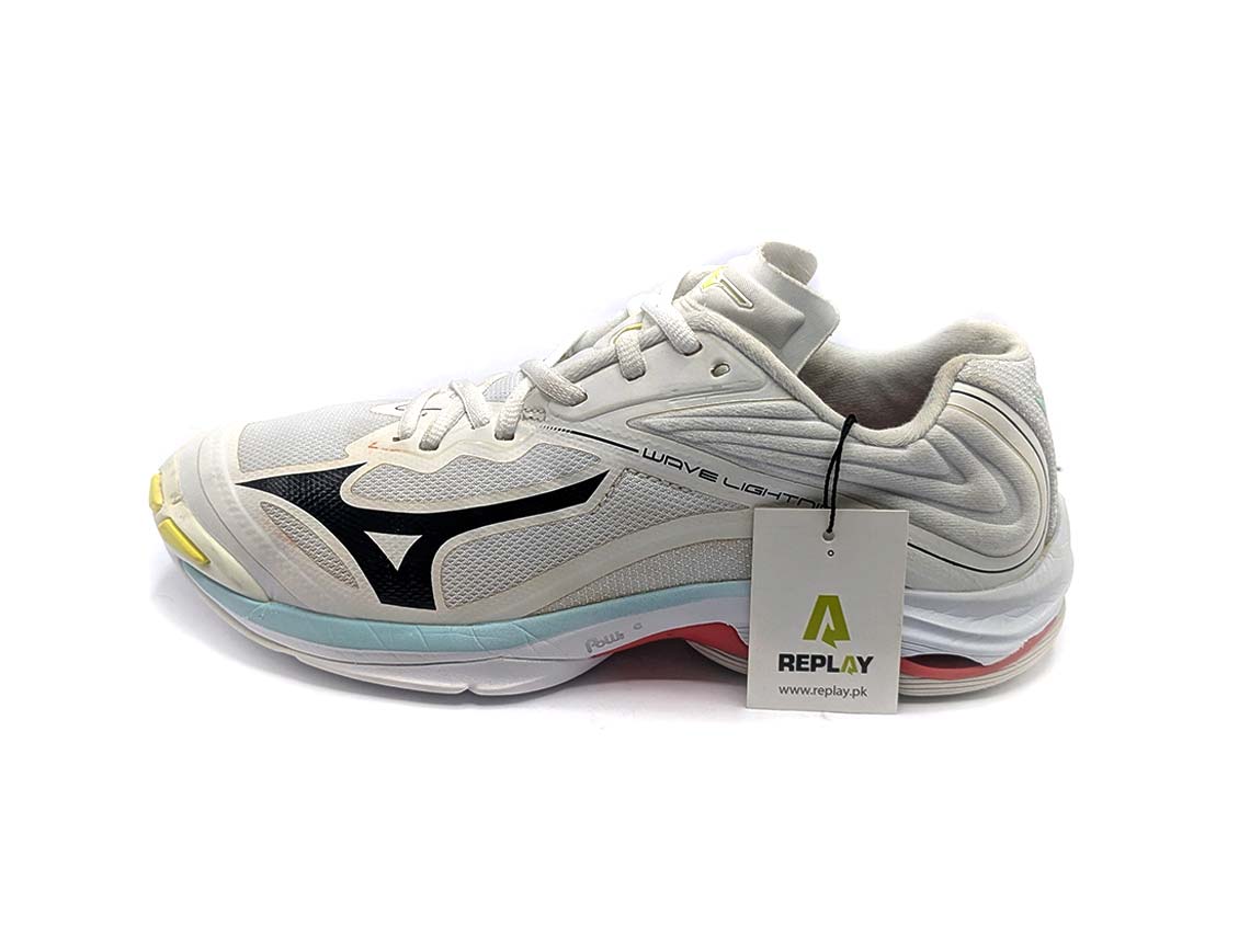 Mizuno Wave Lightning Z6