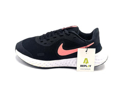 Nike Revolution 5