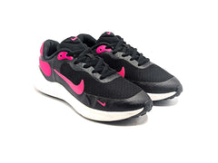 Nike Revolution 7