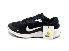 Nike Revolution 7