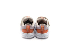 Nike Revolution 5