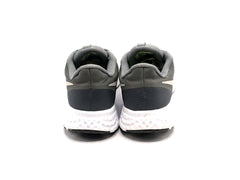 Nike Revolution 5