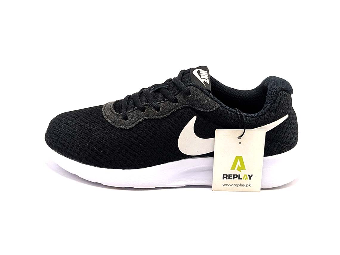 Nike Tanjun