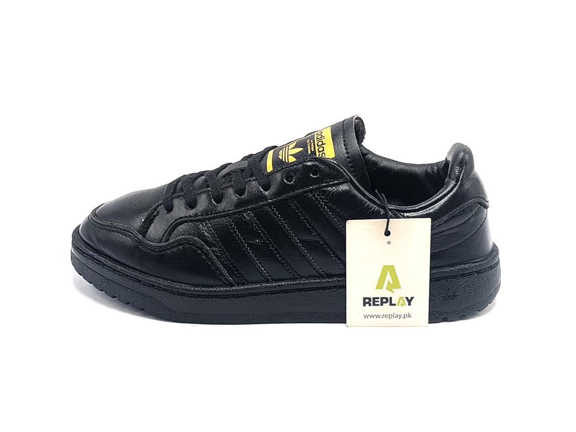 Adidas Team Court