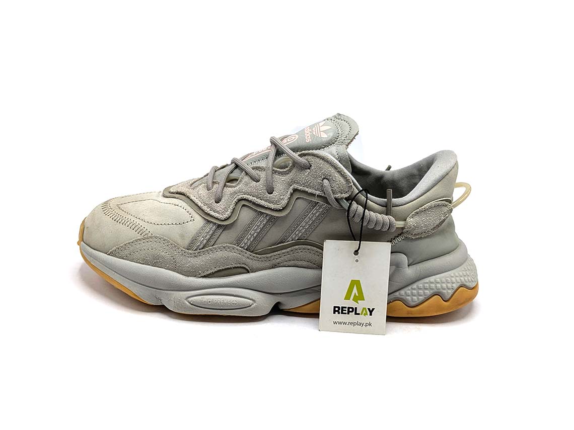 Adidas OZWEEGO
