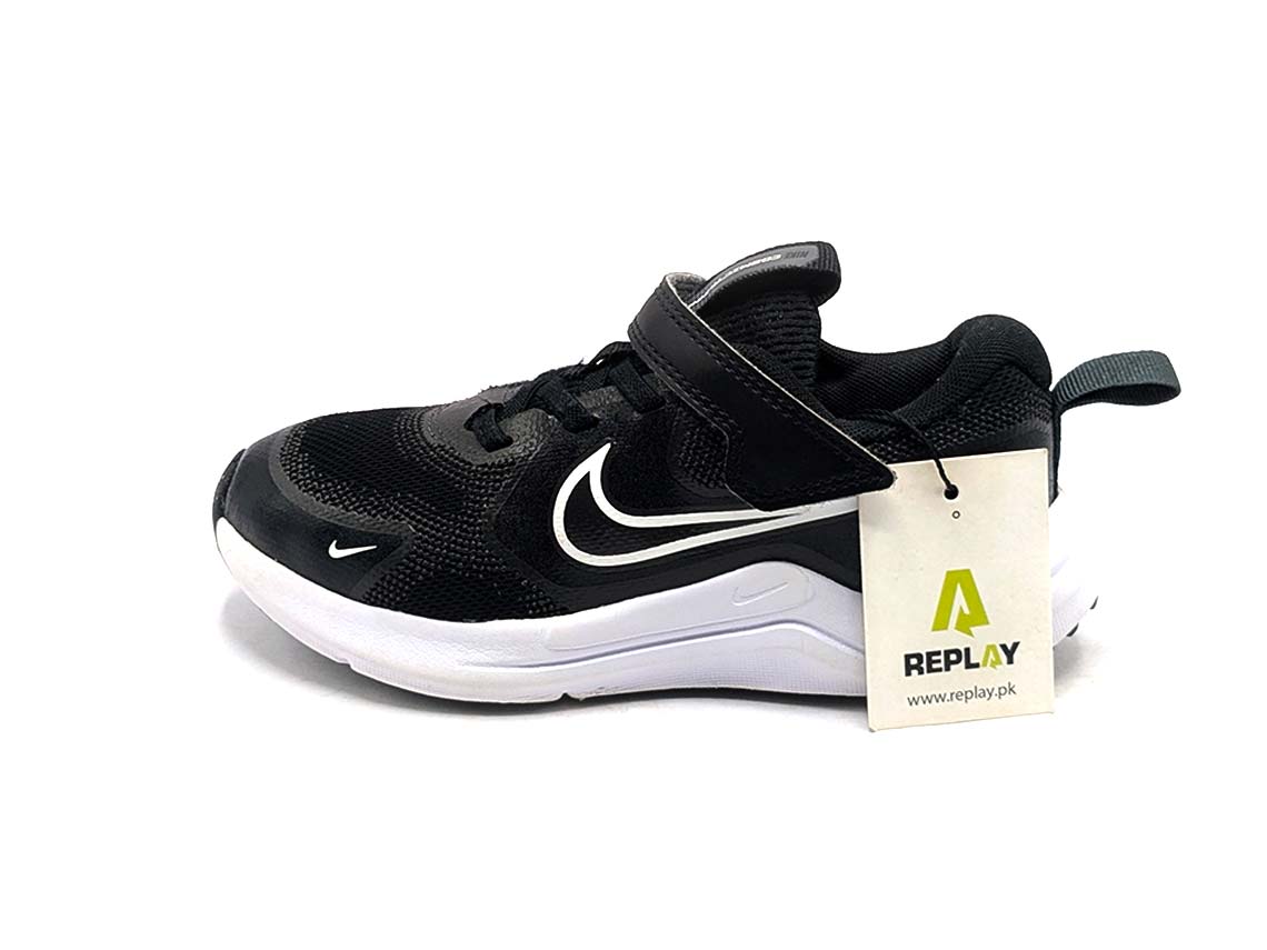 Nike Cosmic Runner